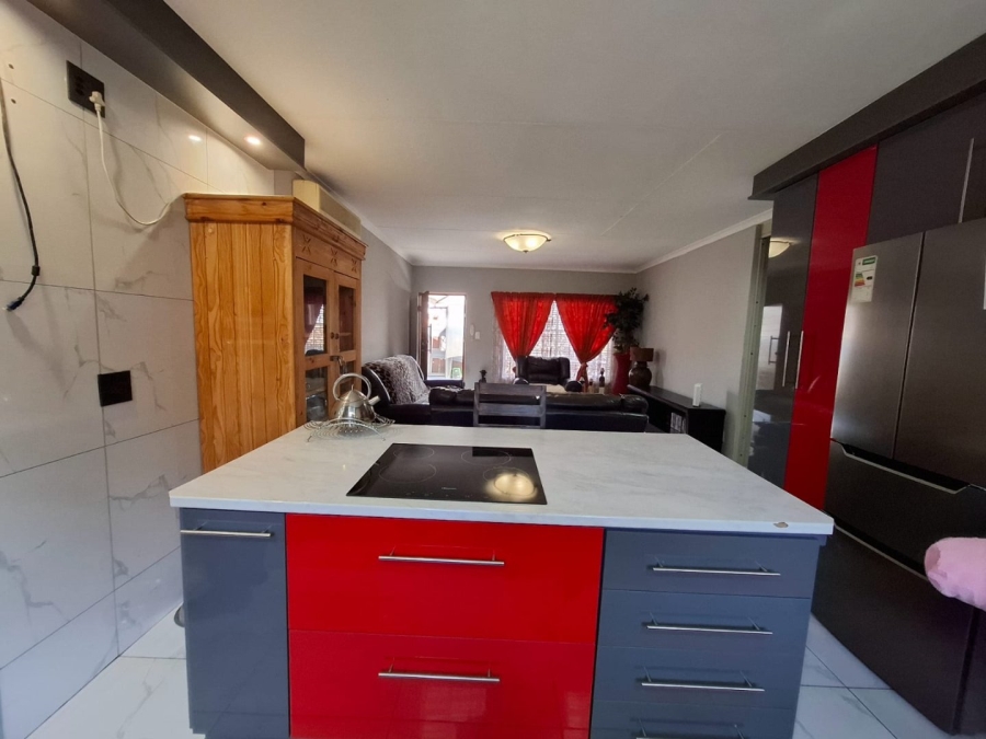 3 Bedroom Property for Sale in Protea Park North West